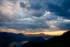 Blick von der Rigi auf die Gewitterstimmung über dem Pilatusland (Bild: Daniela Hofer, 5. August 2019)