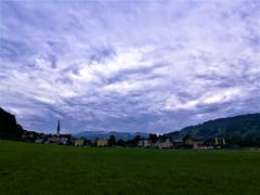 Leser Urs Gutfleisch erblickt wunderbare, wirblige Wolken am Himmel über Malters (Bild: Urs Gutfleisch, 7. August 2019)