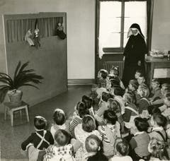 In der Viscosuisse gab es des Weiteren einen betriebseigenen Kindergarten (hier in den 1960er Jahren).
