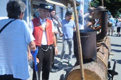 Grosses Interesse am Brauchtum des Blochs. (Bild: Astrid Zysset)