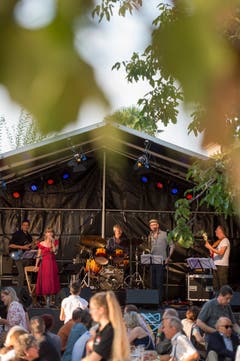 Sting Operation spielt auf dem Gerbiplatz. (Bild: Maria Schmid, 29. August 2019)