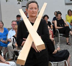 Judith Huber gewann mit ihrer Arbeit «2 x Fichte» den Performancepreis der Schweiz.
