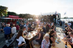 Die Zuger Altstadt wurde zur Jazzbühne – bei herrlichem Wetter. (Bild: Maria Schmid, 29. August 2019)
