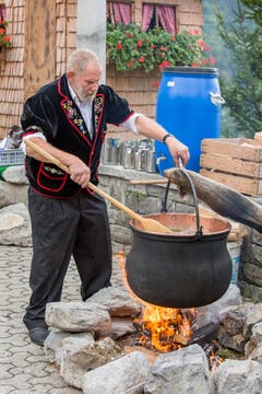 Schon früh wurde das «Kaffechesi» eingeheizt.