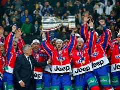 Der EHC Kloten triumphierte im Schweizer Cup 2017 - und trifft heute als NLB-Verein auf die Rapperswil-Jona Lakers, den Cupsieger von 2018 (Bild: KEYSTONE/PATRICK B. KRAEMER)