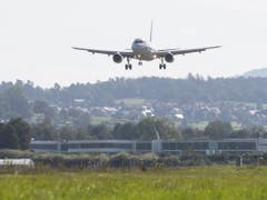Weniger Lärm beim Landen dank eines Forschungsprojekts, das im Moment am Flughafen Zürich durchgeführt wird. (Bild: KEYSTONE/ENNIO LEANZA)
