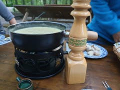 Im Herbst gibt es Fondue in der Waldschenke. (Bild: Sheila Eggmann)