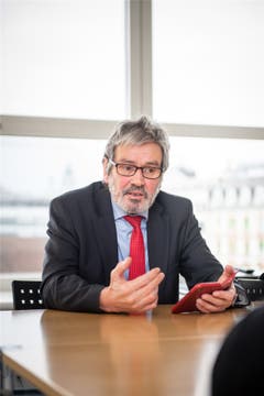 : Hat eine bewegte politische Vita: SP-Ständerat Roberto Zanetti ist alt Nationalrat und (abgewählter) Regierungsrat. Er ist eine Saftwurzel und Intimus von Parteipräsident Levrat. (Bild: michelluethi.ch)