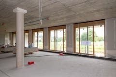 Im Erdgeschoss des Pflegezentrums entsteht das öffentliche Restaurant und die Cafeteria mit direktem Zugang zur Gartenterrasse.