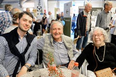 Paul und Rosmarie Thalmann aus Trübbach haben ihren in Singapur wohnhaften Enkel Gian-Luca Thalmann (links) an der Wiga empfangen.