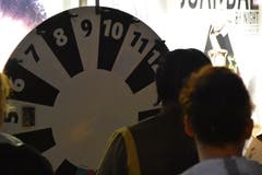 Bei einzelnen Geschäften gab es auch etwas zu gewinnen. (Bild: Ruben Schönenberger)
