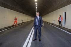 Der Urner Regierungsrat Urban Camenzind ist bei der Wiedereröffnung der Axenstrasse dabei. (Bild: Urs Flüeler/Keystone, Sisikon, 13. September 2019)