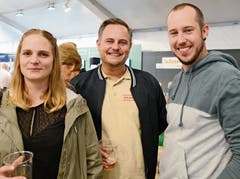 Die drei Superfreunde Patricia Vetsch, Johannes Gähwiler und Martin Eggenberger beim Feierabendbier.