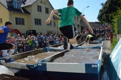 Voll rein: Wasserscheu ist hier fehl am Platz.