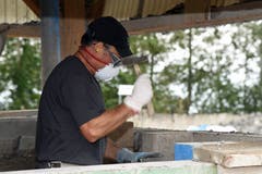 Neben Maschineneinsatz ist auch viel Handarbeit gefragt.