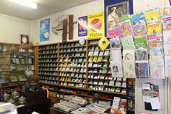 Blick in den Tabakshop an der Uzwiler Bahnhofstrasse.