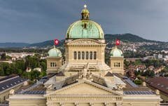 30 Parlamentarier und Parlamentarierinnen vertreten unsere Region in Bern. 23 von ihnen treten am 20. Oktober erneut zur Wahl an. Dazu kommen 423 weitere Frauen und Männer, die um einen Sitz in Bundesbern kämpfen.