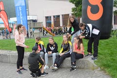 Auch die Frisur muss vor dem Wettkampfbeginn perfekt sitzen. (Bild: Beat Lanzendorfer)