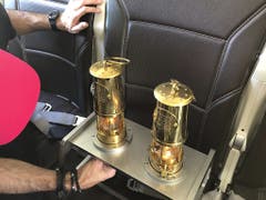 Der Transport der Olympischen Flamme von Athen nach Zürich in einem Swiss-Flugzeug (Bild: KEYSTONE/JULIEN PRALONG)