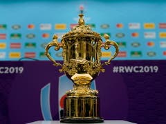 Um ihn geht es in Japan: der 38 cm grosse und 4,5 Kilo schwere Webb Ellis Cup (Bild: KEYSTONE/EPA/FRANCK ROBICHON)