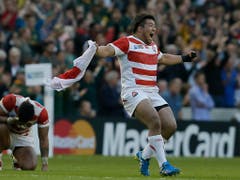 Es war die Sensation der Rugby-WM vor vier Jahren: Japans Kensuke Hatakeyama feiert ausgelassen den Sieg gegen das vermeintlich übermächtige Südafrika (Bild: KEYSTONE/AP/TIM IRELAND)