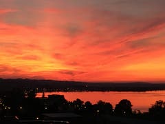 Abendrot über der Bucht von Rorschach. (Bild: Paul Siegrist)