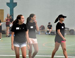 Nicht nur junge Herren, sondern auch junge Damen haben sich einen begehrten Platz als Ballkids am Laver Cup gesichert. (Bild: Alessandro Crippa)