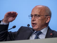 Es braucht mehr Ressourcen des Staates: Bundespraesident Ueli Maurer eröffnete mit seiner Rede die nationale Konferenz Digitale Schweiz 2019 im Congress Center in Basel. (Bild: KEYSTONE/GEORGIOS KEFALAS)