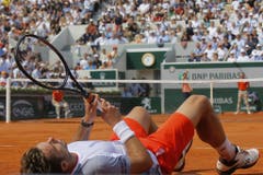 2019: Viertelfinal French Open: Federer s. Wawrinka 7:6 (7:4), 4:6, 7:6 (7:5), 6:4Wieder liegt Stan Wawrinka auf dem Rücken beziehungsweise wieder einmal hat er gegen Roger Federer das Nachsehen. Im achten Grand-Slam-Duell verliert er zum siebten Mal. Für Federer ist danach im Halbfinal gegen Rafael Nadal Schluss.