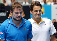 2011: Viertelfinal Australian Open: Federer s. Wawrinka 6:1, 6:3, 6:3Beide lachen, aber nur einer hat gewonnen. Roger Federer räumt in Melbourne in der Runde der letzten 8 seinen Landsmann ohne Probleme aus dem Weg. Im Halbfinale schied Federer schliesslich gegen Djokovic in drei Sätzen aus. (Bild: Keystone)