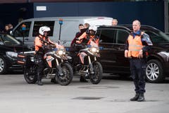 Rund ums KKL standen viele Polizisten im Einsatz. (Bild: Boris Bürgisser, Luzern, 2. September 2019)