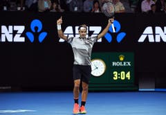 2017: Halbfinal Australian Open: Federer s. Wawrinka 7:5, 6:3, 1:6, 4:6, 6:3In einem dreistündigen Abnützungskampf behält Federer bei seinem Grand-Slam-Comeback die Oberhand. Zudem besiegt er den Wawrinka-Fluch. Noch nie hatte er bis zu diesem Turnier einen Grand-Slam-Titel an sich reissen können, nachdem er seinen Landsmann ausgeschaltet hatte. Im darauffolgenden Final bezwingt Federer Dauerrivale Nadal ebenfalls in fünf elektrisierenden Sätzen.