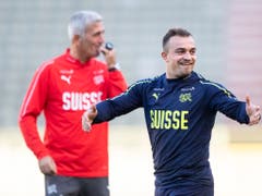 «Unser Verhältnis könnte besser sein.» Vladimir Petkovic (links) über sich und Xherdan Shaqiri (Bild: KEYSTONE/ENNIO LEANZA)