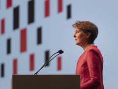 Regionale Online-Medien brauchen Unterstützung: Bundesraetin Simonetta Sommaruga spricht an der nationalen Konferenz Digitale Schweiz 2019 im Congress Center in Basel. (Bild: KEYSTONE/GEORGIOS KEFALAS)