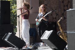 Impressionen vom Spange-Nord-Fest beim Musikpavillon in Luzern. Im Bild ist die Band «Call Me Clark». (Bild: Boris Bürgisser, Luzern, 21. September 2019)