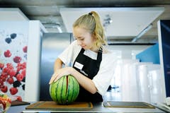 Und Alessia versucht sich gleich selbst. (Bild: Stefan Kaiser, Baar, 21. September 2019)