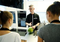 Rolf Caviezel erklärt, wie's am besten geht. (Bild: Stefan Kaiser, Baar, 21. September 2019)
