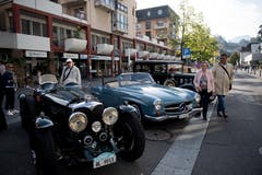 Ein Bentley 124 (links) und Benz 190. (Bild: Corinne Glanzmann, Horw, 22. September 2019)