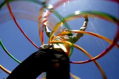 Hooping anlässlich des 50. Geburtstages des Hula Hoops im 2008 (Bild: Keystone)