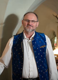 «Wir fühlten uns von Anfang an wohl hier»: Wirt Charles Wüest (51) ist mit seinem «Chuchichäschtli» von Reussbühl nach Hergiswil gekommen, weil das alte Gasthaus an der Ruopigenstrasse 15 einem Neubau weichen muss. (Bild: Corinne Glanzmann, Hergiswil, 24. September 2019)