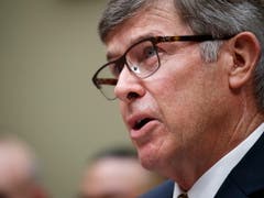 Der Whistleblower habe das Richtige getan hat, sagte der Koordinator der US-Geheimdienste Joseph Maguire am Donnerstag bei einer Anhörung im Geheimdienstausschuss des Repräsentantenhauses. (Bild: KEYSTONE/EPA/SHAWN THEW)