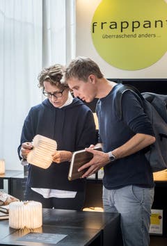 Der Weinfelder Reto Scherrer ist auch an der Wega und begeistert vom Angebot in der Gwerblerhalle 11. (Bild: Andrea Stalder)
