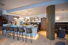 Die Bar in der Hotellobby. (Bild: Urs Bucher)