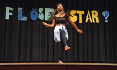 Tänzerische Einlage bei der schulinternen Talentshow. (Bilder: Corinne Hanselmann)