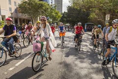 Streiken auf Velos in Brisbane, Australien. (EPA/GLENN HUNT)