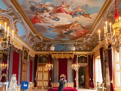 Barocke Pracht in den restaurierten Königlichen Paraderäumen im Residenzschloss von Dresden - im Bild der Audienzsaal. (Bild: KEYSTONE/AP/JENS MEYER)