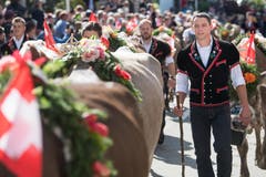 Familie Schmid von der Alp Äschi. (Bild: Boris Bürgisser)