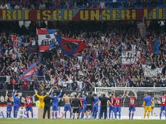 Die Basler Spieler werden von den Fans wieder gefeiert (Bild: KEYSTONE/PETER KLAUNZER)