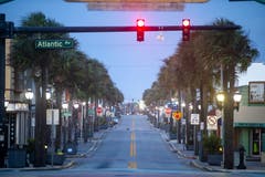 Verlassene Strassen in Daytona Beach, Florida. (Bild: Jim Lo Scalszo/EPA, 3. September 2019)
