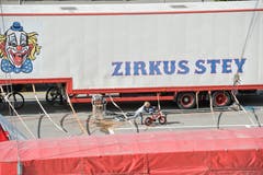 Frauenfeld TG , 30.09.2019 / Zirkus Stey baut sein Zelt für die Vorführungen (vom 2. bis 6.10.) erstmals auf dem Oberen Mätteli auf.